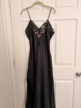 Vintage Victoria's Secret Black Floral Embroidered Satin Slip